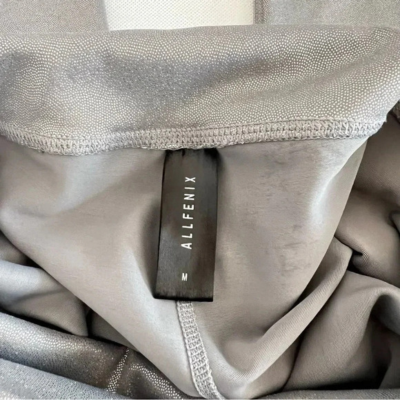AllFENIX Leggings Size Medium Liquid Silver 7/8 Length Pants - Picture 7 of 10